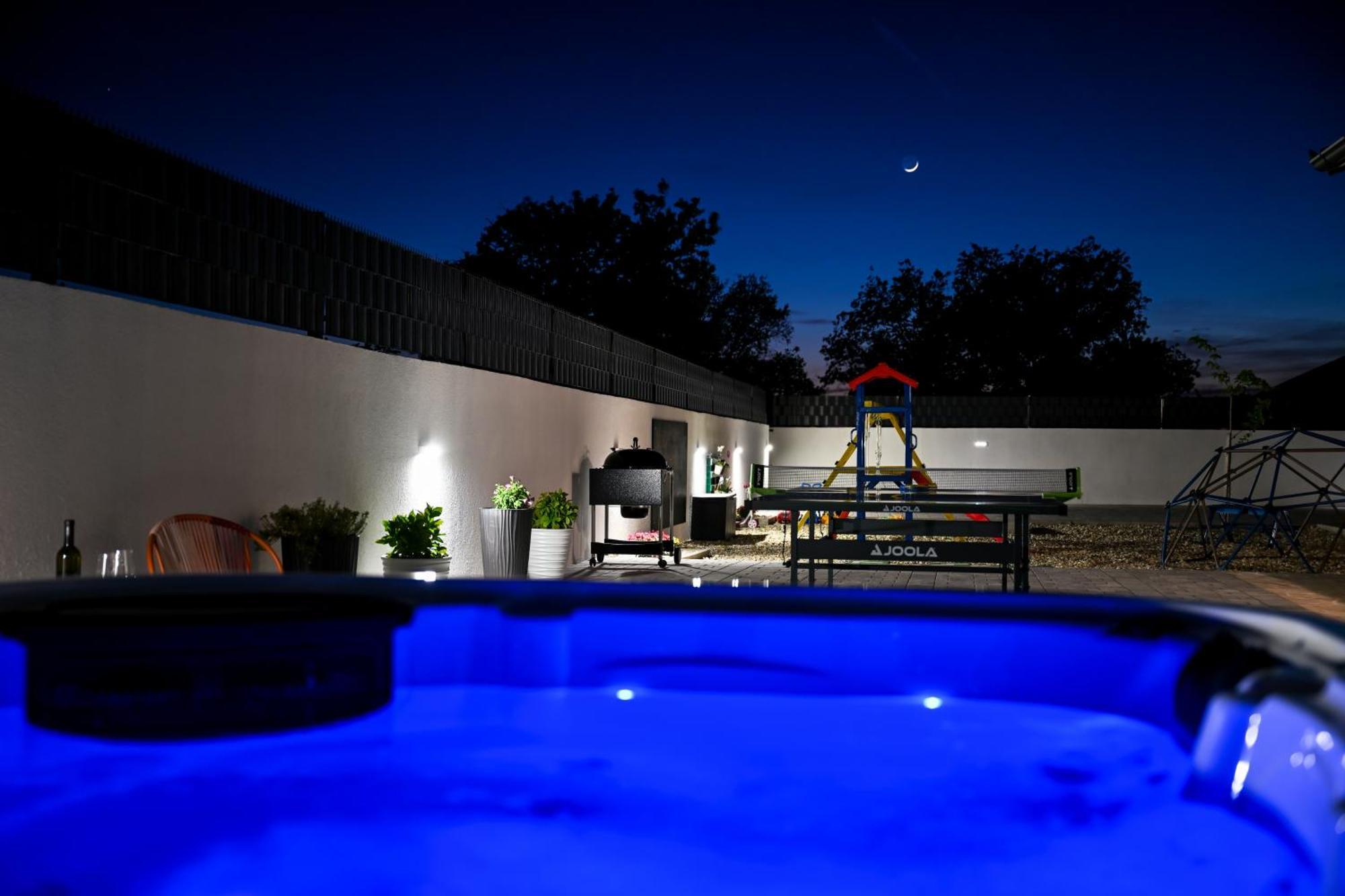 Holiday Home Aprilis With Pool, Jacuzzi And Sauna Galovac  Exterior photo