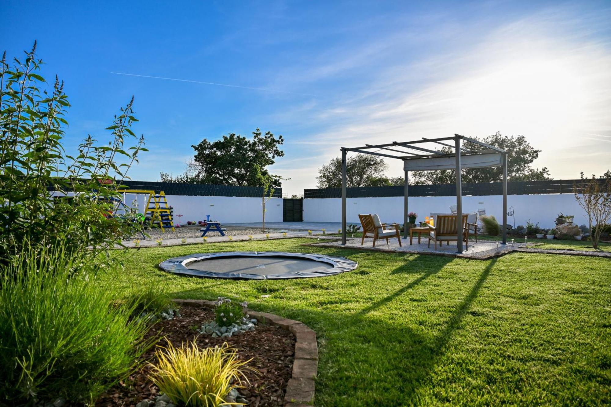 Holiday Home Aprilis With Pool, Jacuzzi And Sauna Galovac  Exterior photo